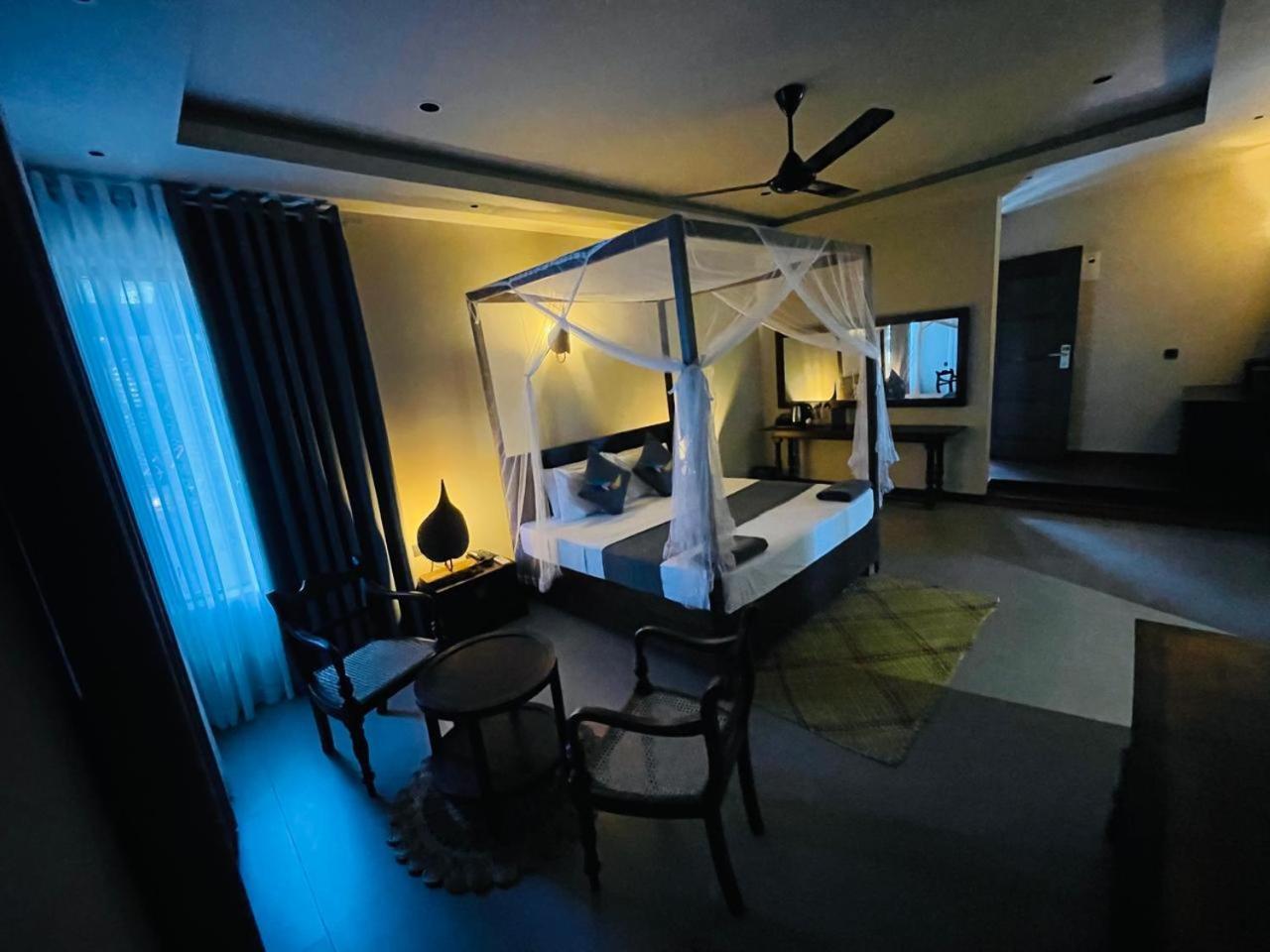 Hotel Bohemian Nest Negombo Esterno foto