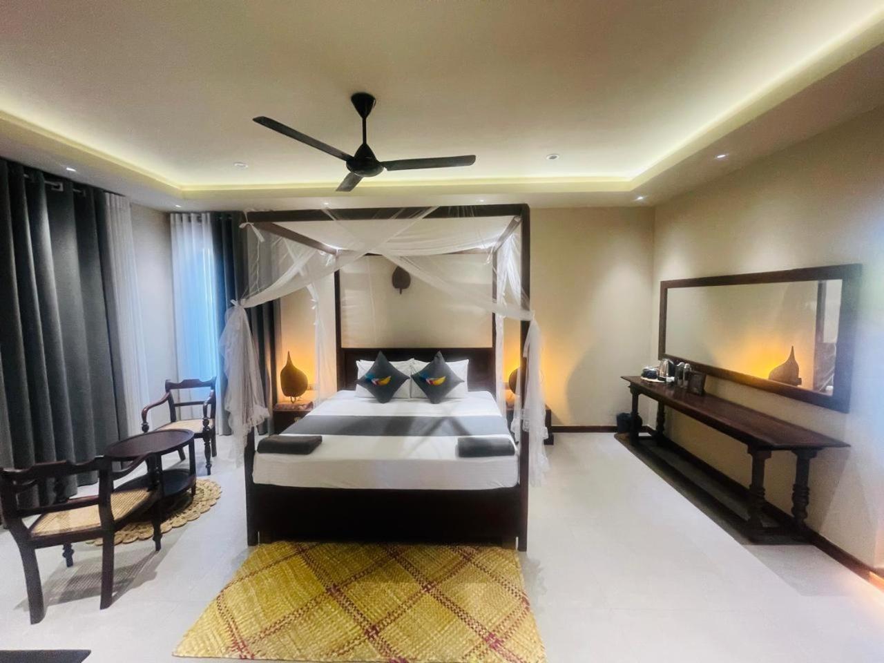 Hotel Bohemian Nest Negombo Esterno foto