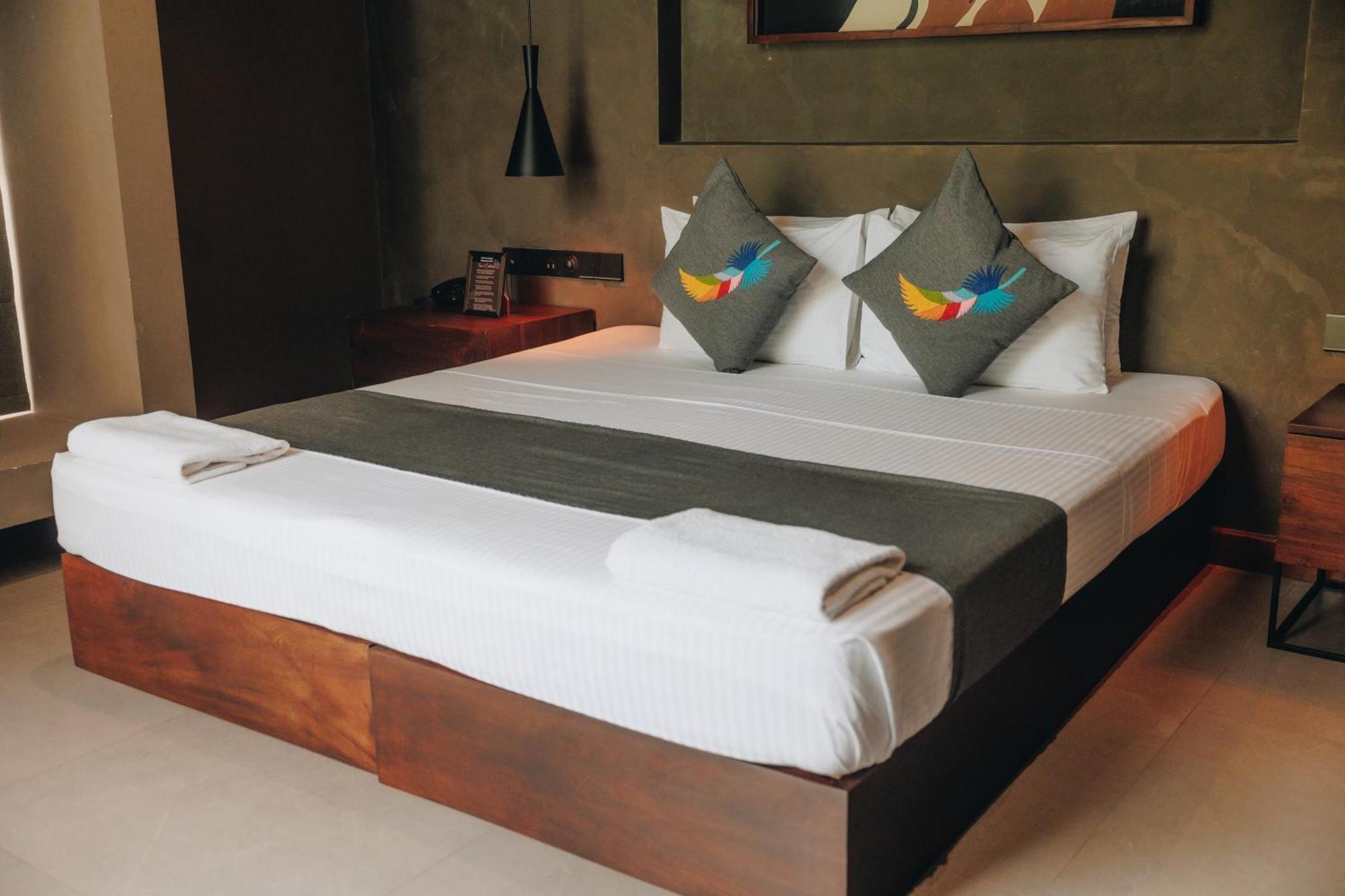 Hotel Bohemian Nest Negombo Esterno foto